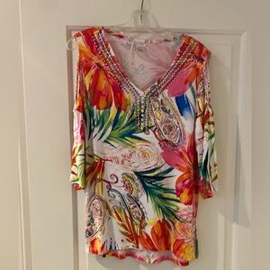Colorful Women's Top with V-Neck. Split sleeve